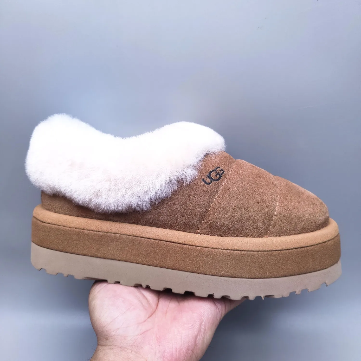 💰600 UGG sheepskin one-piece snow boots 6390 thick-soled slip-on casual shoes Color: Maroon Black Chocolate Size: 35-41